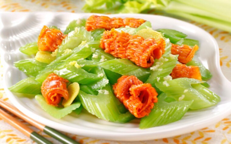 Fried Coral mussel with Celery