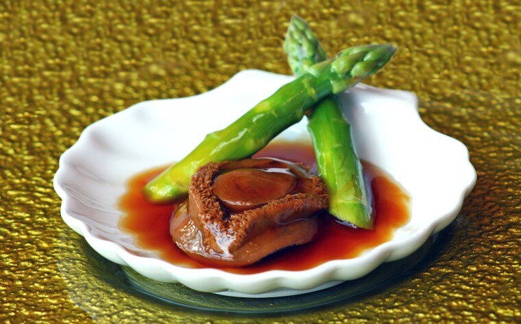 Braised Australian Abalone 紅燒鮑魚